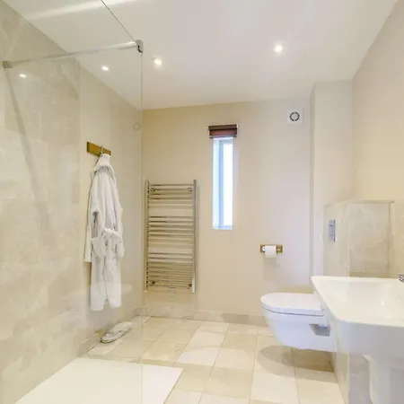 5 Bed In Thirsk Oc-40349 *